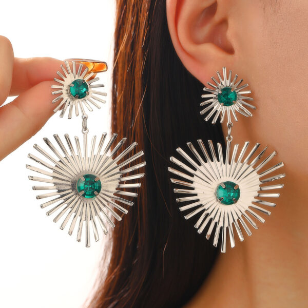 Bohemian Sunflower Heart-shaped Earrings With Rhinestone Exaggerated Personality Love Earrings For Women Valentine's Day Jewelry - Image 2