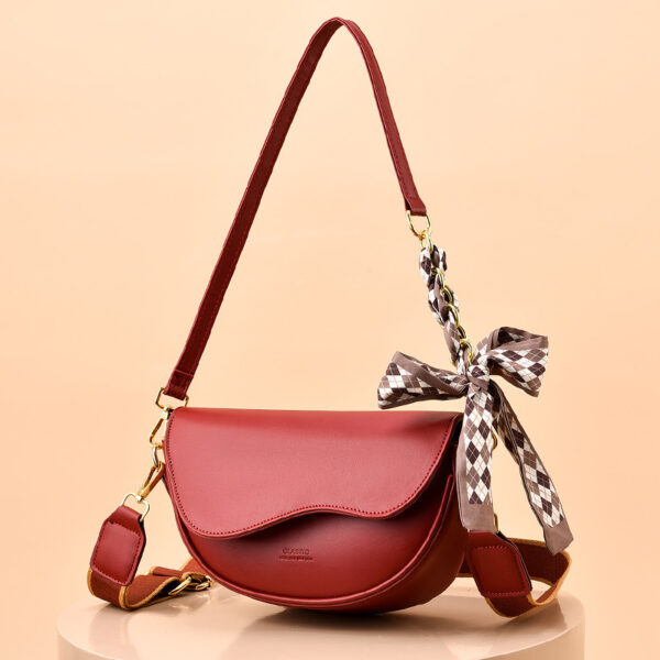 Special Interest Light Luxury Fashion Underarm Saddle Bag - Image 4