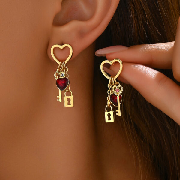 Valentine's Day Gift Luxury Love Earrings With Rhine Stone Lock Series Diamond Lock-shaped Special-interest Earrings For Women - Image 3